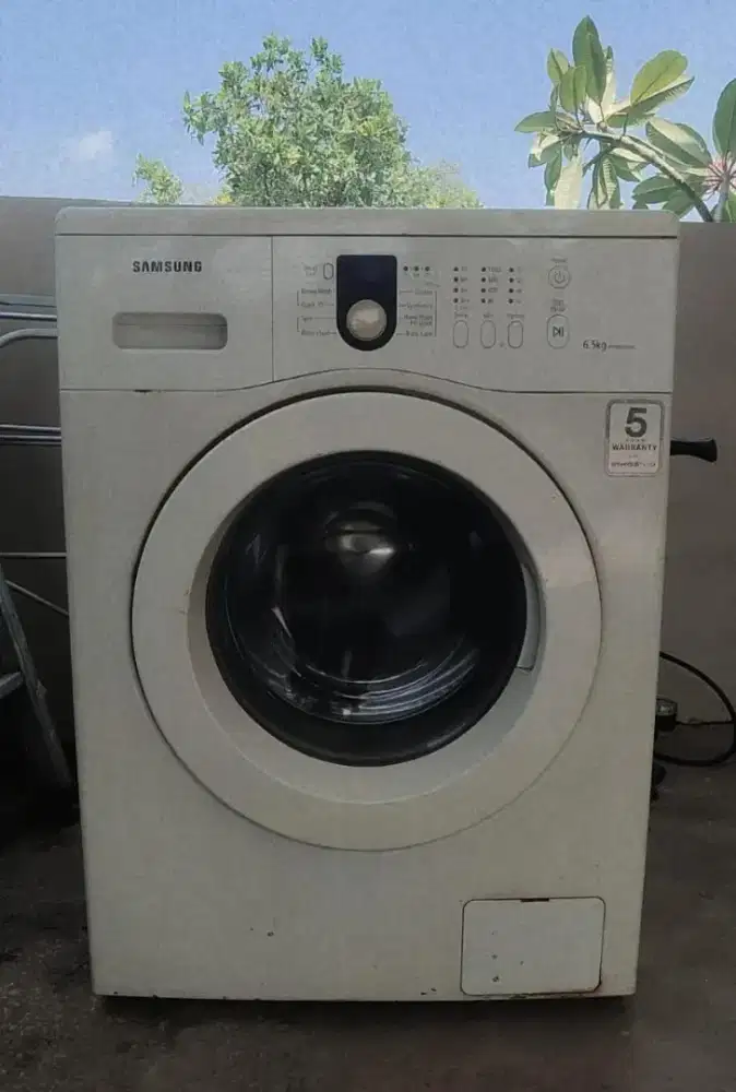 Jual cepat: Mesin Cuci Front Loading Samsung Putih Nego