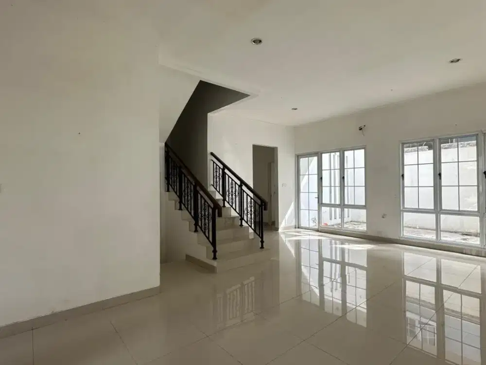 Rumah Dekat Kawasan Kuliner & Kampus Cluster Menaggio Gading Serpong