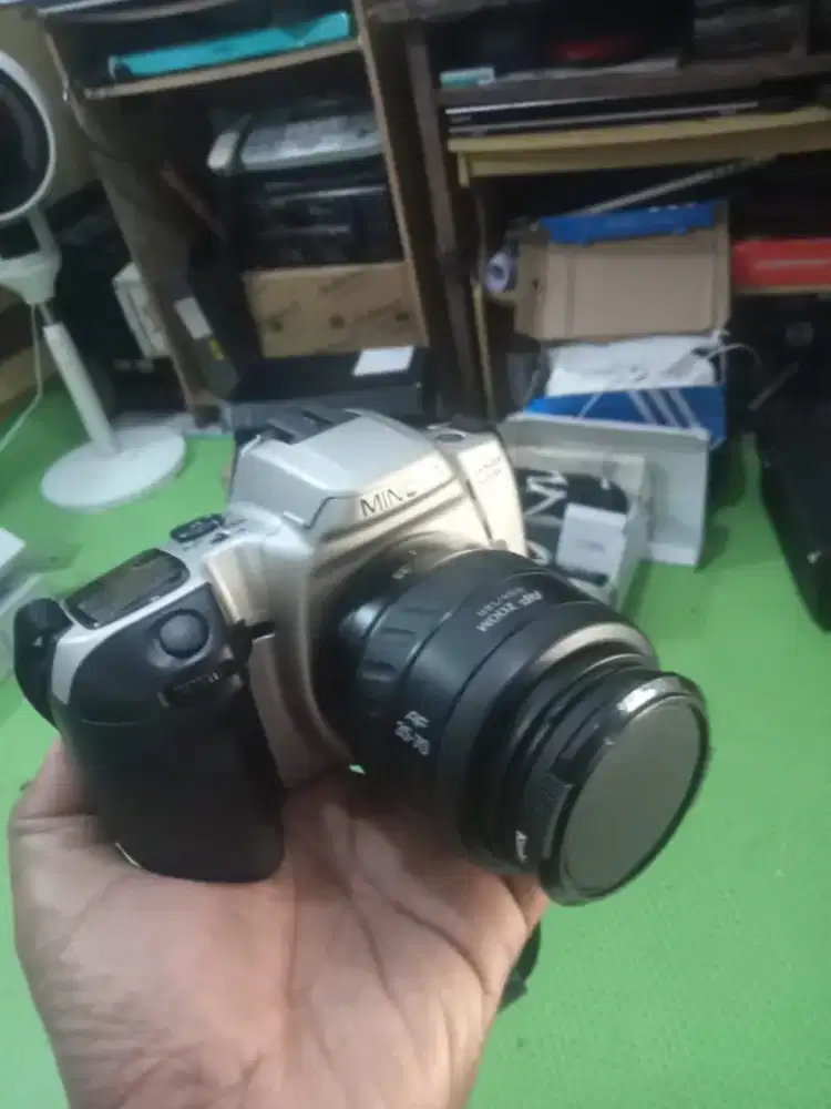 Antik camera analog merk MINOLTA seri DINAX 500i