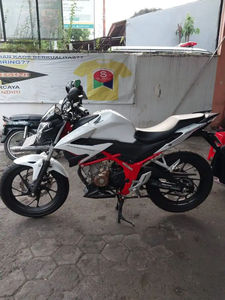 New Cb SE Razor White