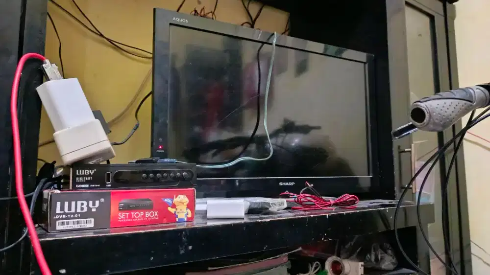 Sharp LED AQUOS 24inc analog...