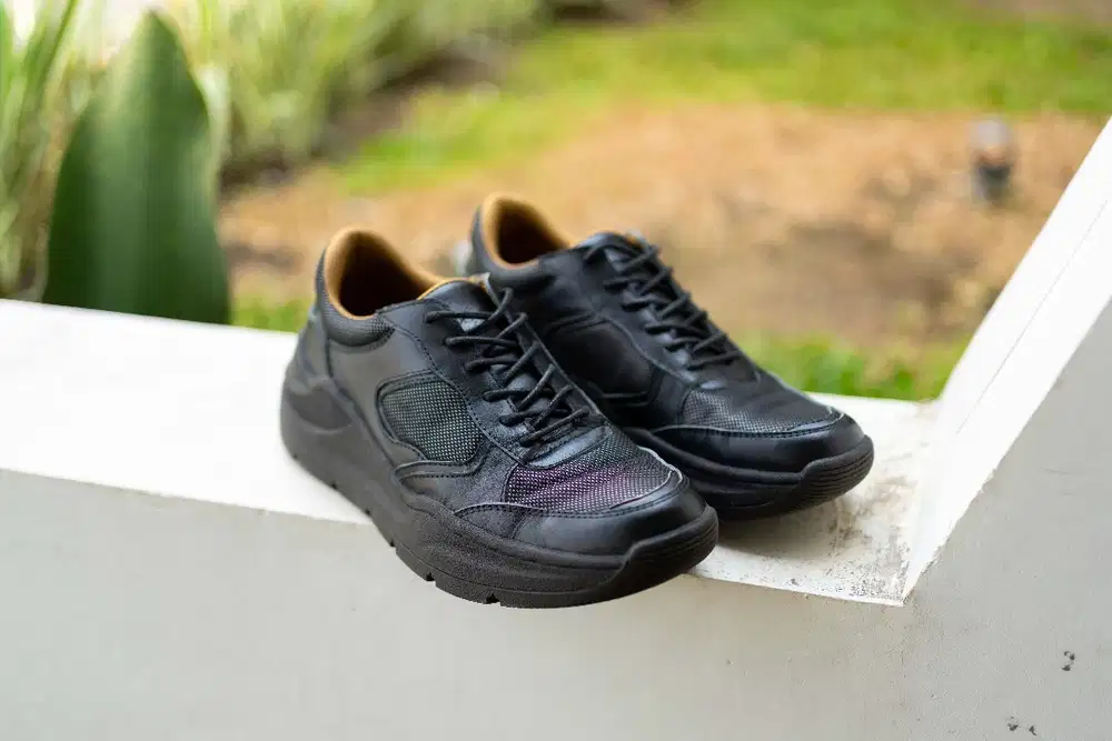 Otiv Obu Black - Sepatu Sneakers Kulit Asli Like New