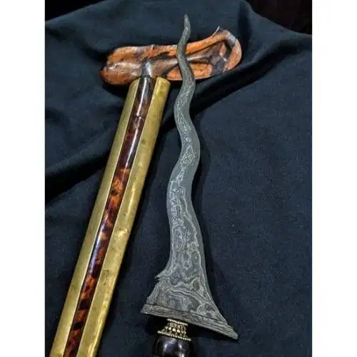 Keris Sepuh Carubuk pamor Jung Isi dunyo Pusaka Warangka Kayu Timoho