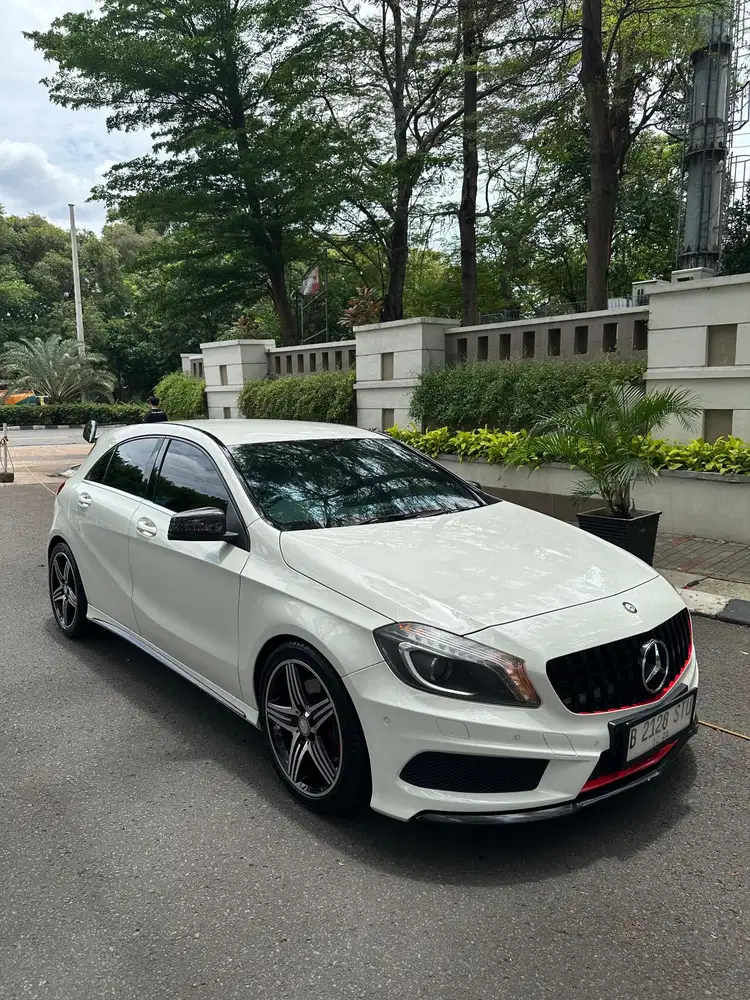 Mercedes-Benz A250 2013 Bensin