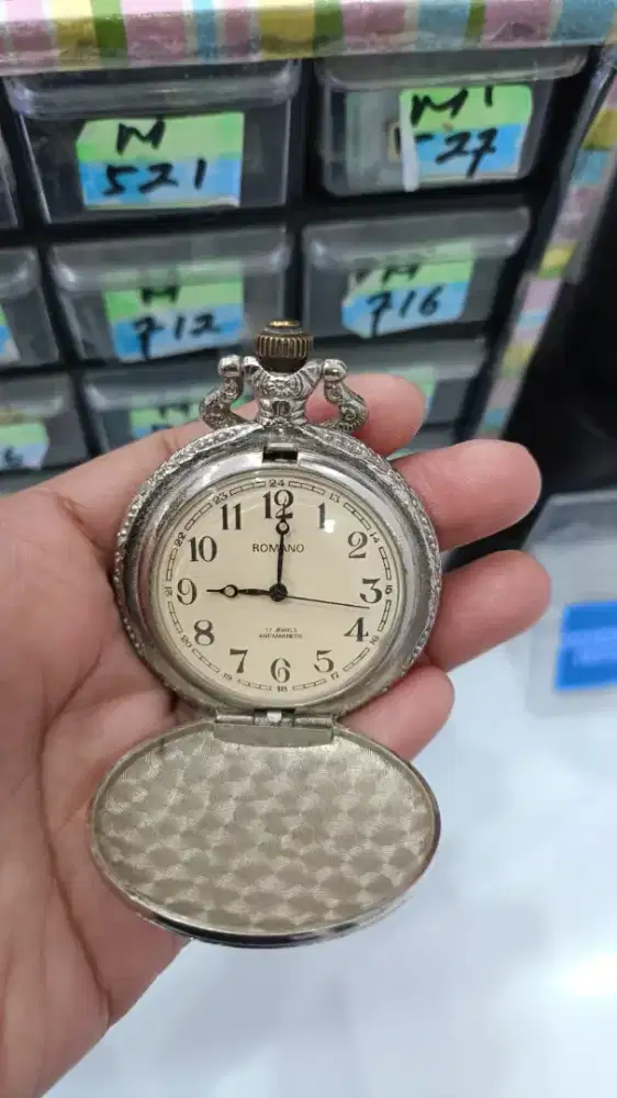 Jam kantong merk romano