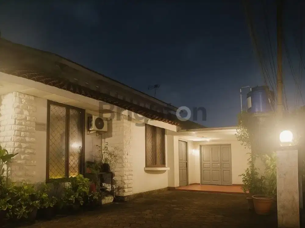 Rumah Dengan Luas Tanah 500 Meter Ada Kolam Renang Jatibening Kota Bekasi