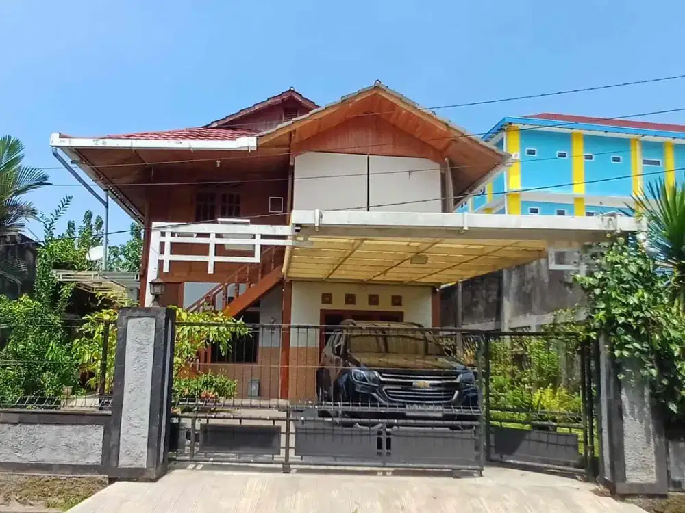 Dijual Rumah Cantik Etnik  2 Lt Halaman Luas Dekat Jogja Bay
