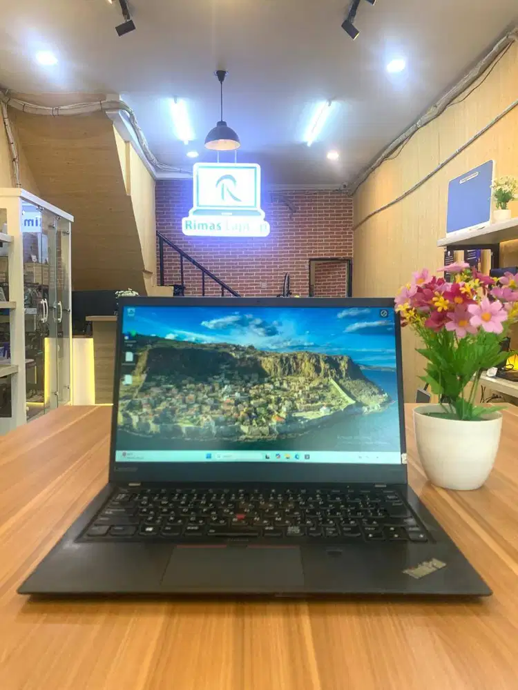 LENOVO THINKPAD I7 RAM 8GB/256GB INTEL HD GRAPHICHS 520 BEKAS SECOND