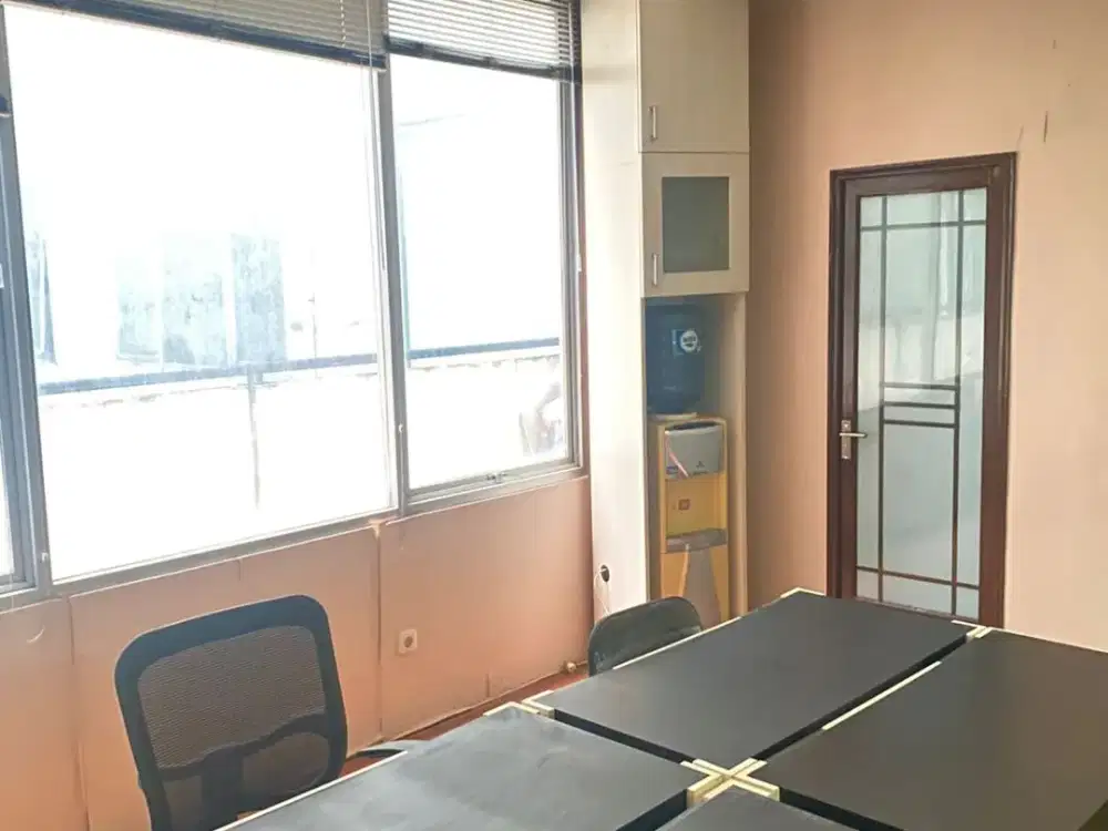 Kantor disewakan di Menteng Square Salemba Jakarta Pusat