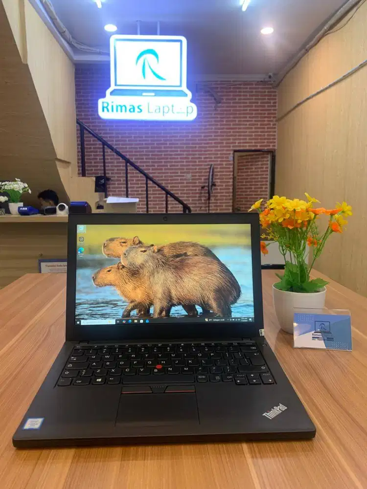 LENOVO THINKPAD I5 RAM 8GB/256 INTEL UHD GRAPHIC BEKAS SECOND