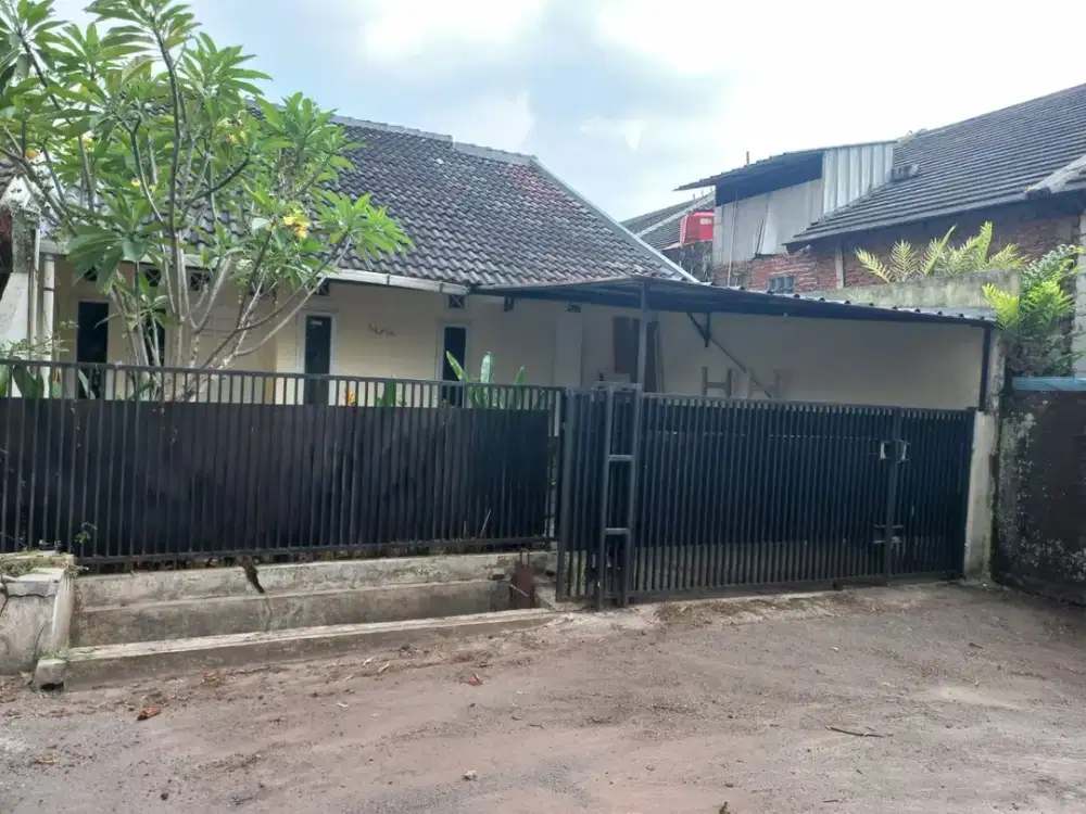 JUAL Rumah Murah Nyaman Sejuk Strategis Siap Huni SHM di Komplek Bandung Indah Raya, Bandung