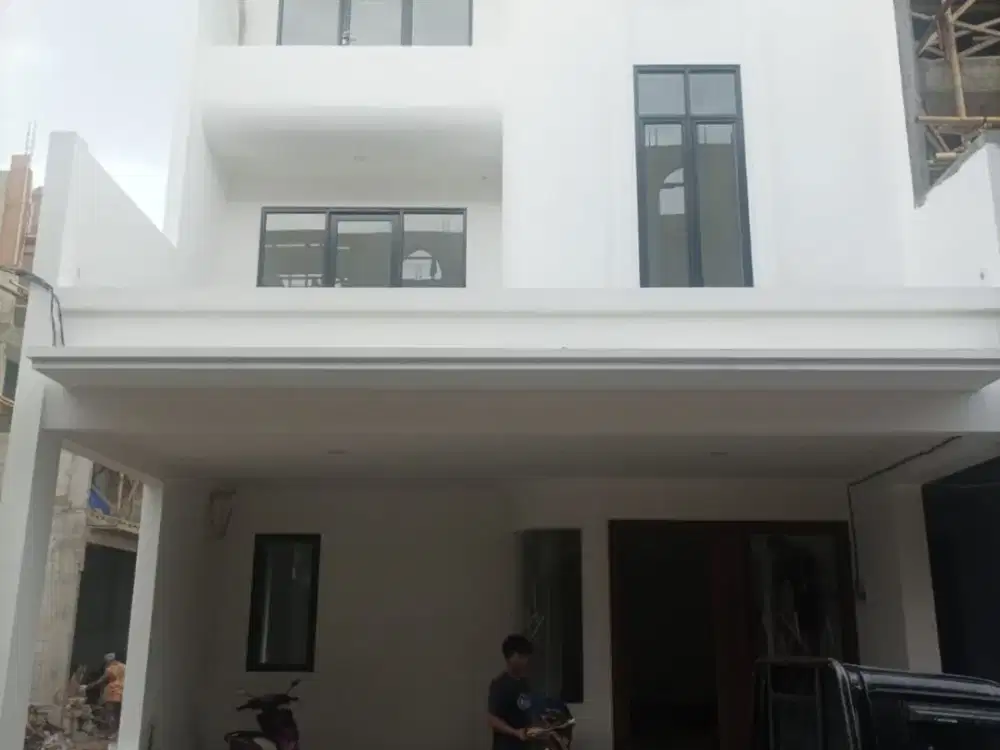 Rumah Baru 3 Lantai, Cluster  Baru di Pondok Kelapa Jakarta Timur