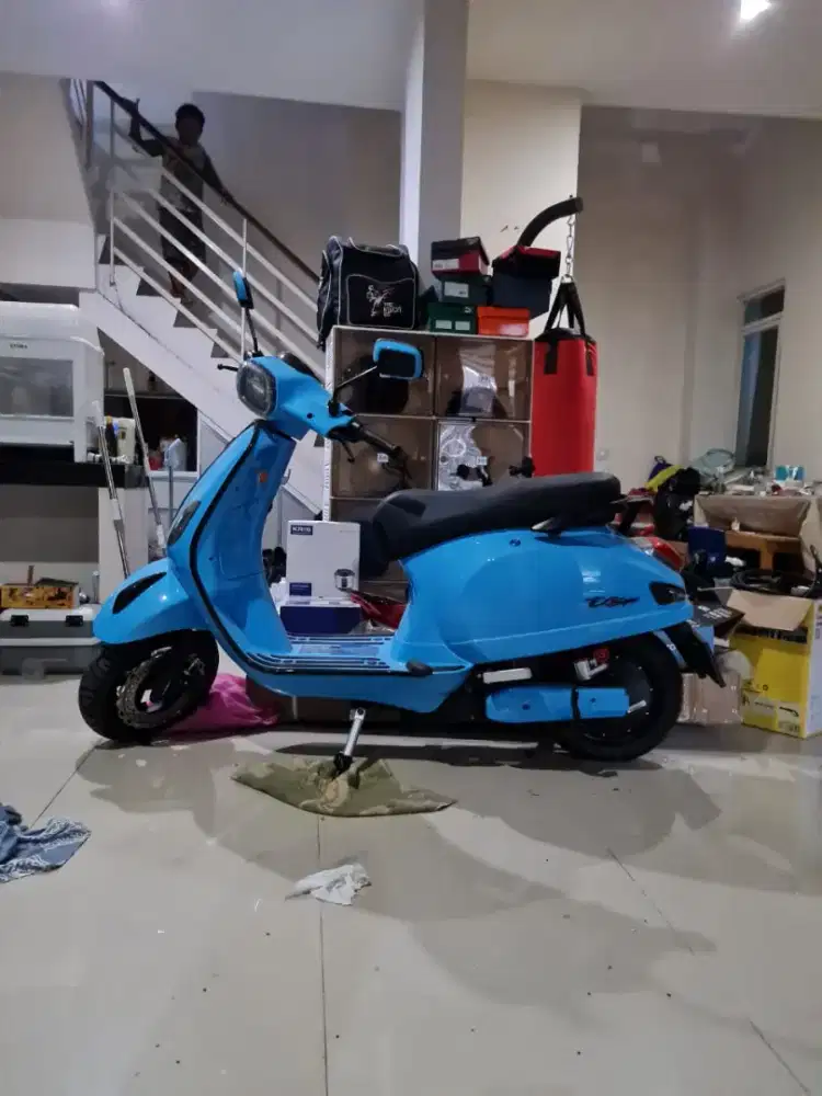 Dijual motor listrik uwinfly biru