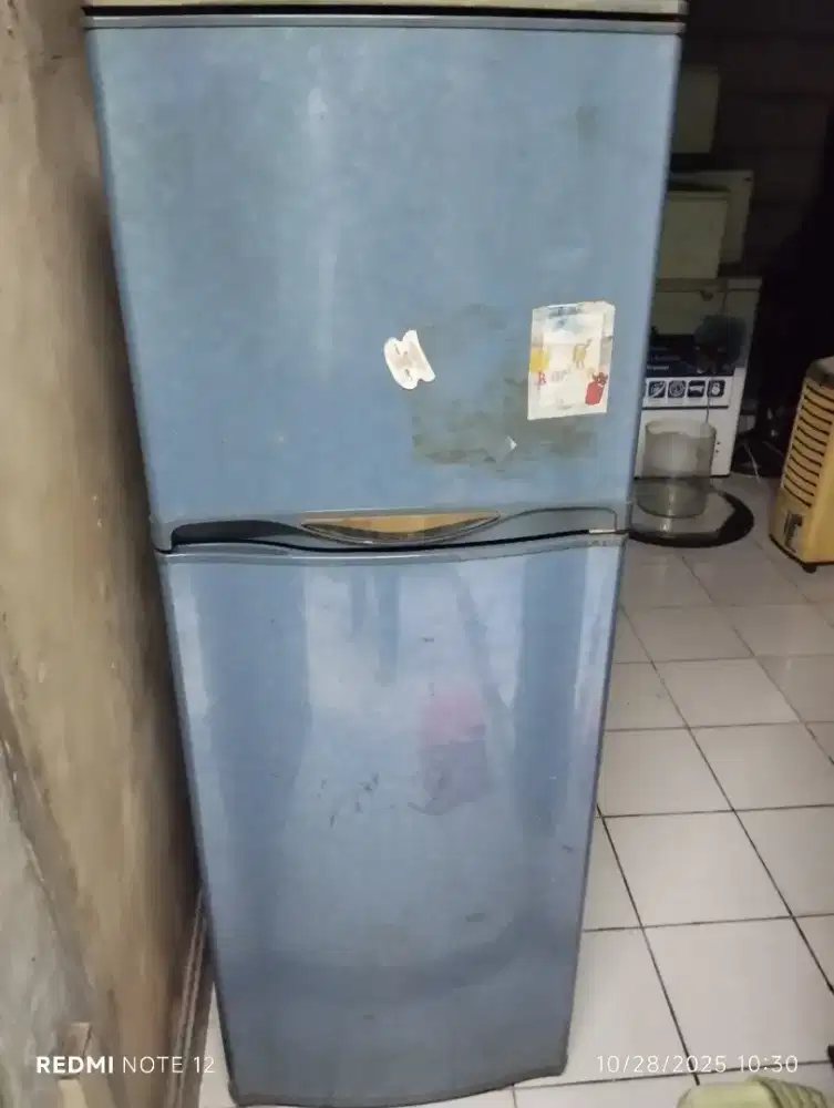 Kulkas sharp no frost
