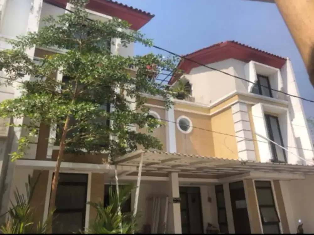 DIJUAL CEPAT RUMAH MEWAH 3 LANTAI DALAM CLUSTER DI DEPOK