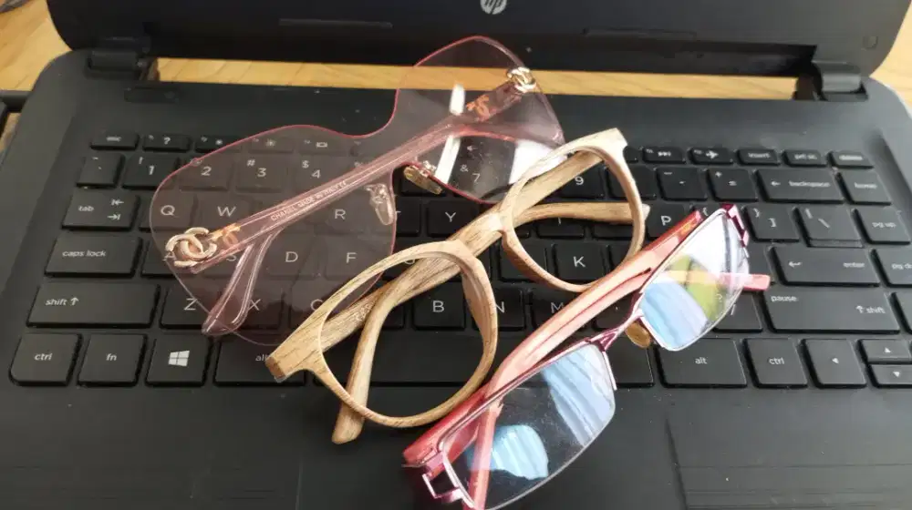 Kacamata fashion gaya