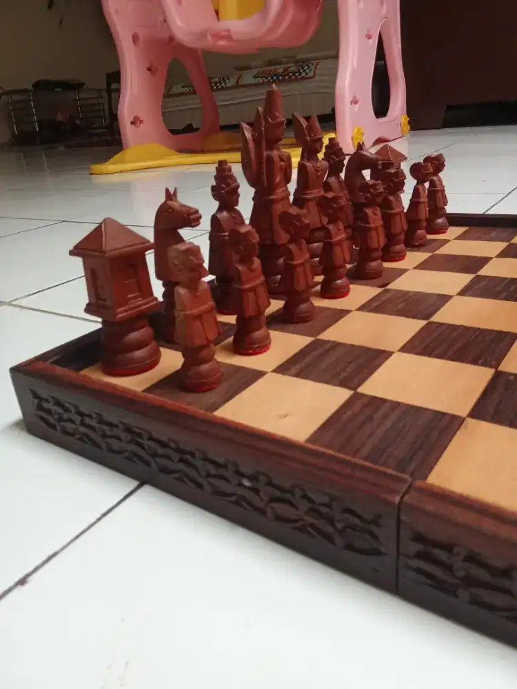 Dijual Papan Catur & Bidak