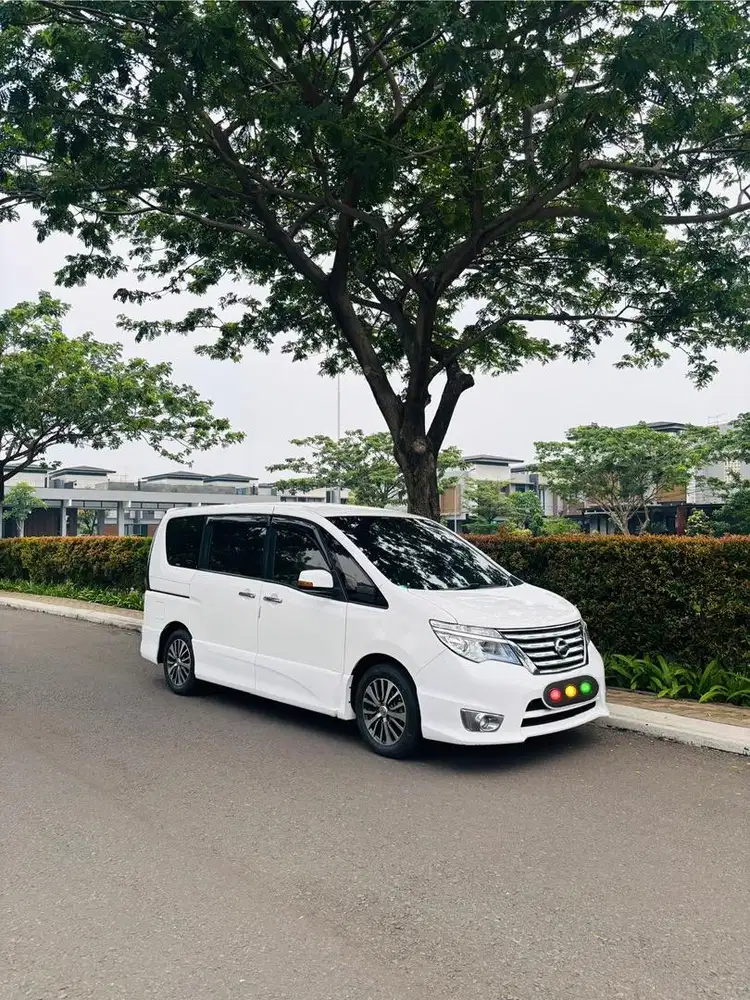 Nissan Serena 2015 Bensin