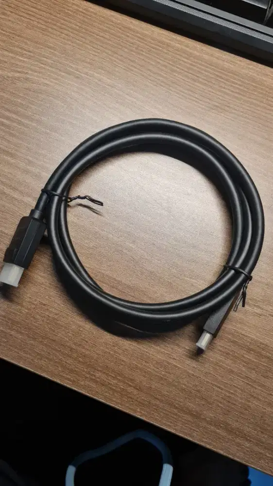 Kabel display port to hdmi