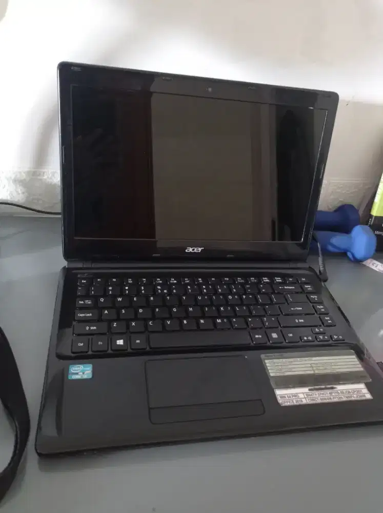 Laptop Acer Aspire E1-470