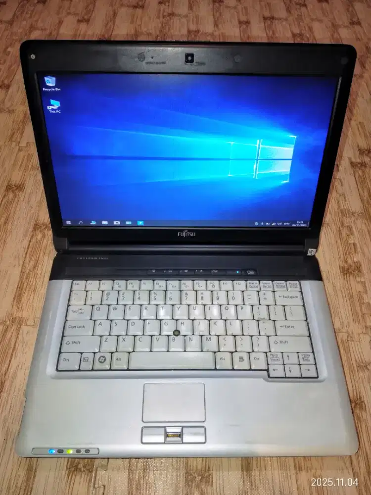 Laptop Fujitsu Lifebook S710 Core i5 gen 1, HDD 160GB, Ram 8GB