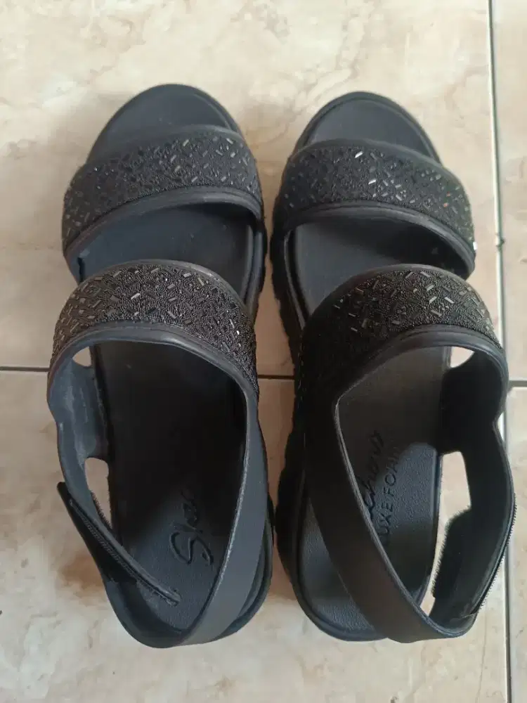 Sendal skechers