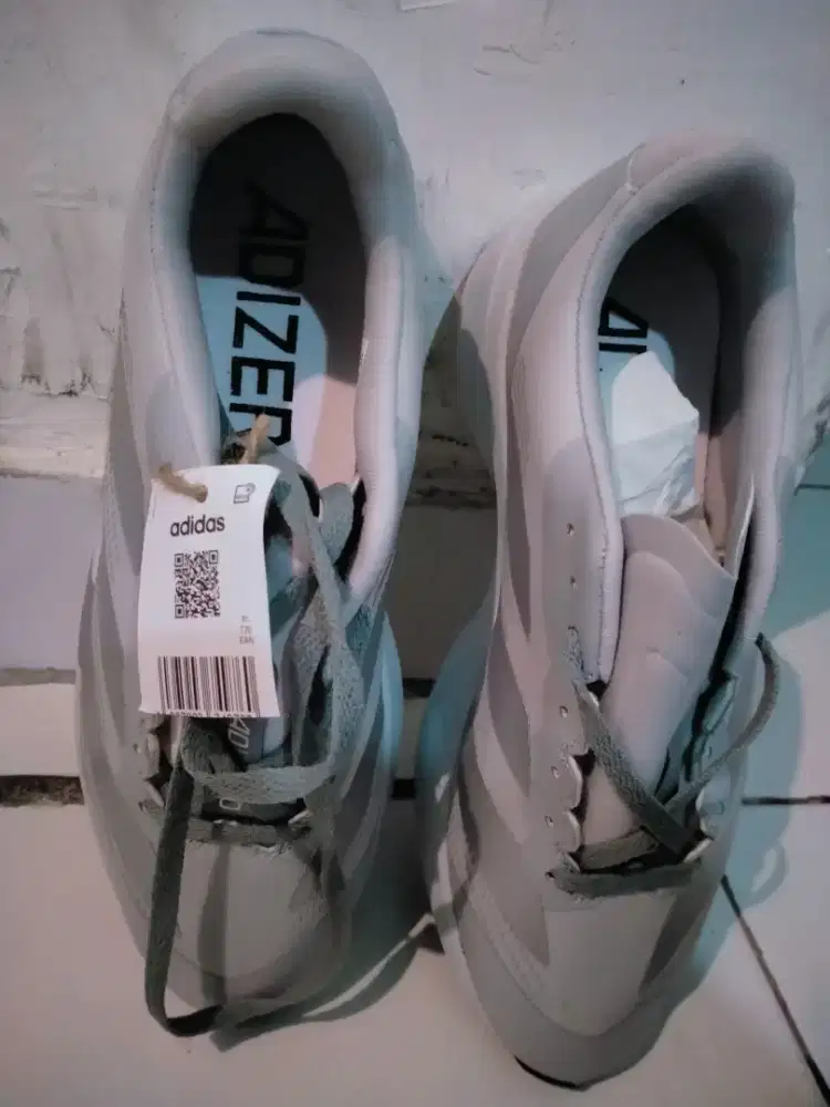 Sepatu ADIDAS wanita