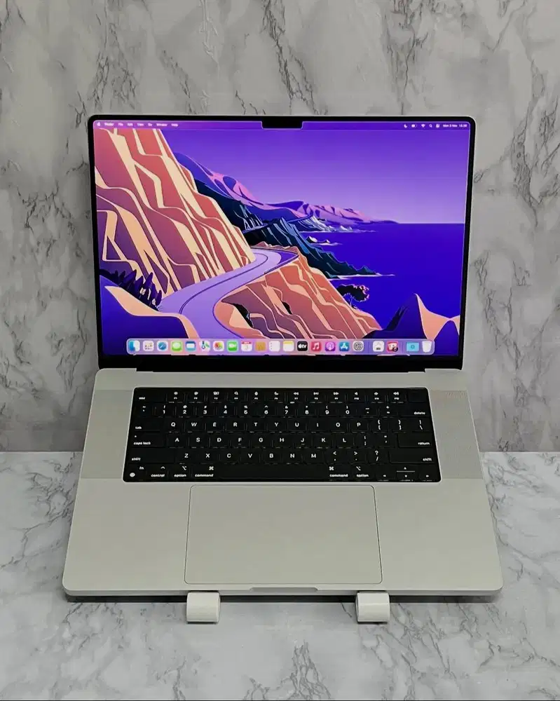 Macbook PRO 16 INCH M1 RAM 16GB SSD 512GB Layar 16 Liquid Retina XDR