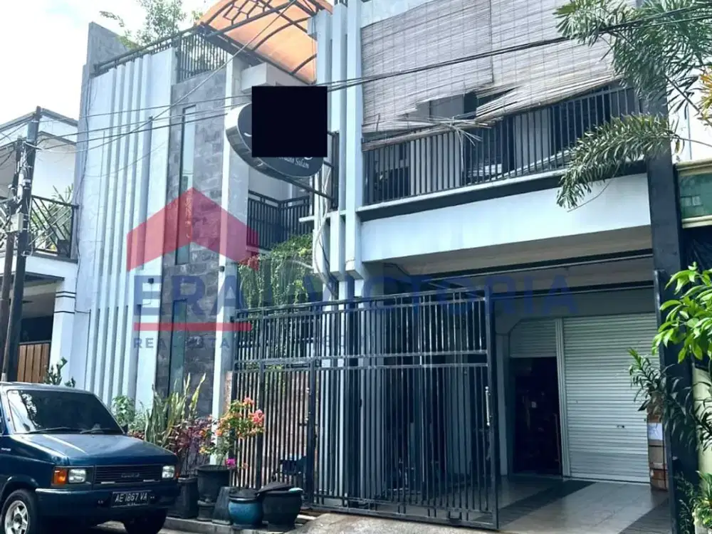 DIJUAL Rumah Bagus Siap Huni 3 Lantai Lokasi Strategi Semampir Kota Kediri Dekat Pusat Kota Kediri, Staisiun, Rumah Sakit