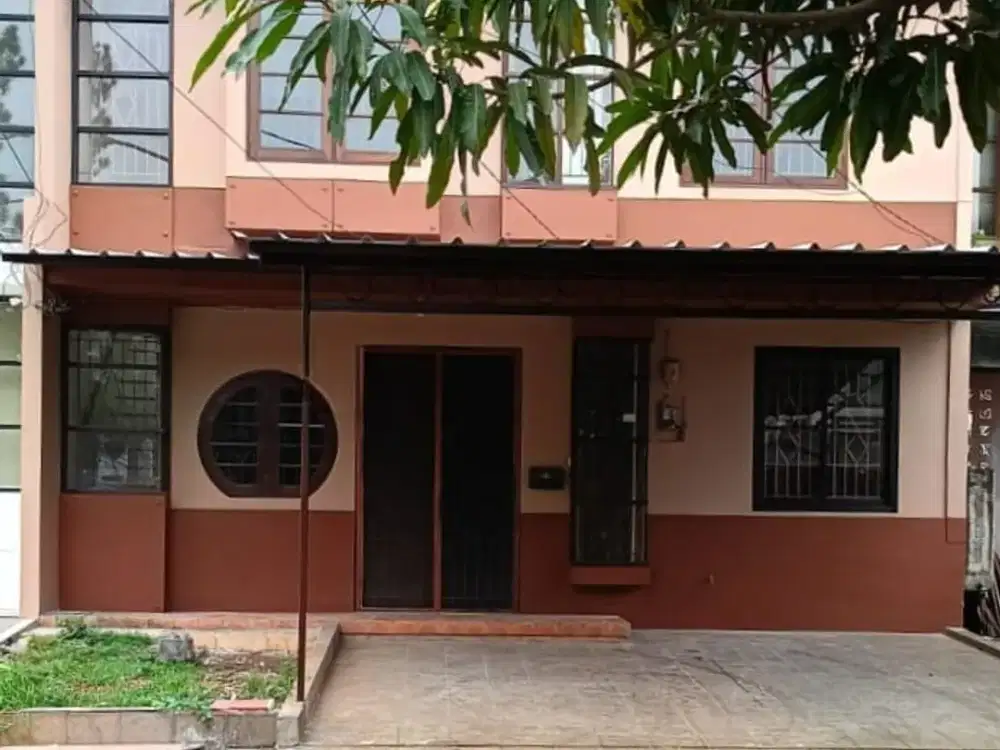 Dijual / Disewakan Rumah Semi Furnished Rapi di Taman Osaka Lippo Karawaci
