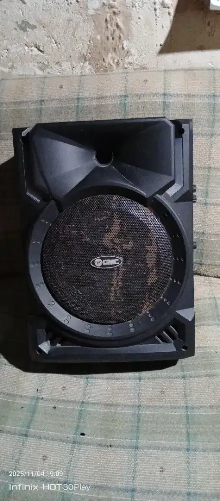 Jual sepeker dbawa ukuran 8 inci merek GMC kondisi rusak colokan aj