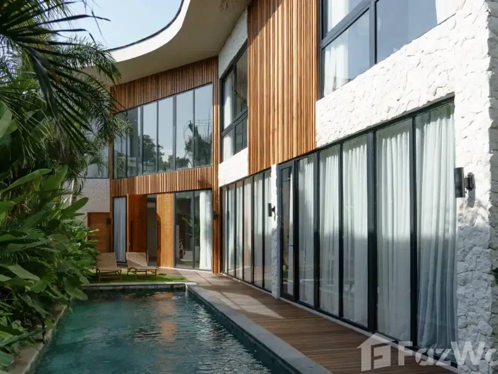 5 Bedroom Villa for sale in Berawa, Bali