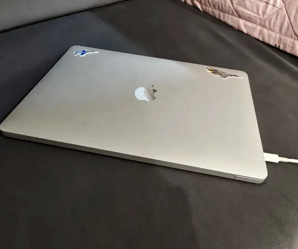 MacBook Air Kondisi Prima