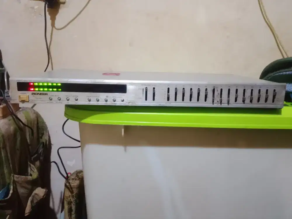 Equalizer pioner EQ-101