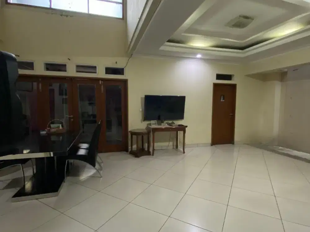 DIJUAL CEPAT RUMAH 2 LANTAI 5+1 KAMAR LUAS 250M CIPETE DEKAT MRT