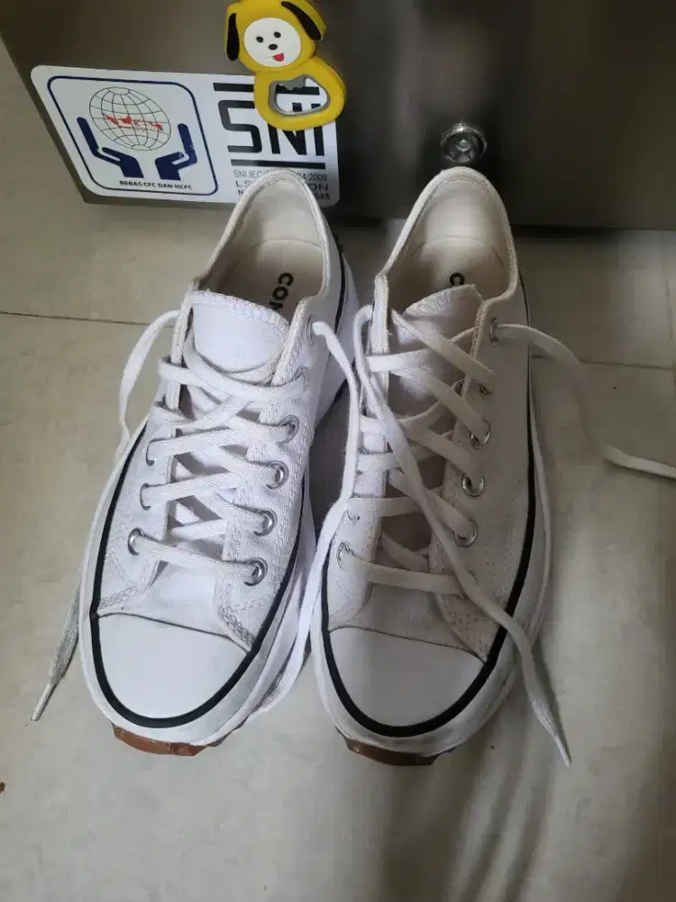 Sepatu Converse wanita