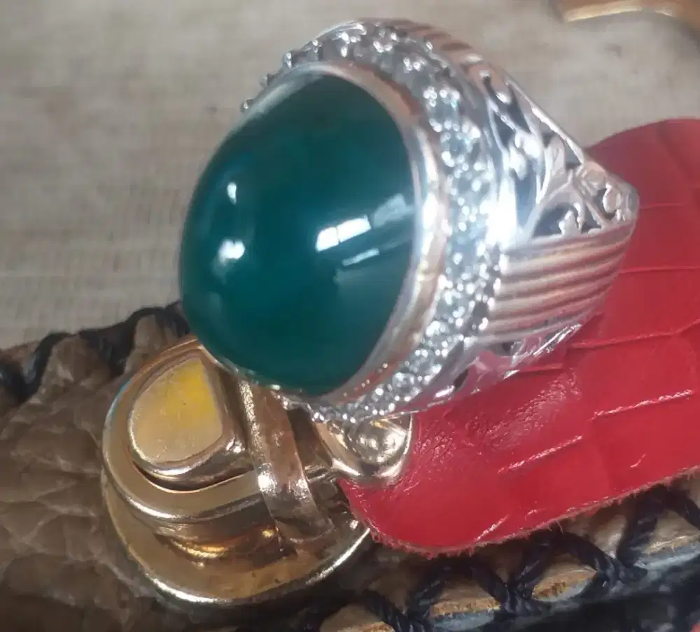 Batu Bacan doko lawas hijau botol memo