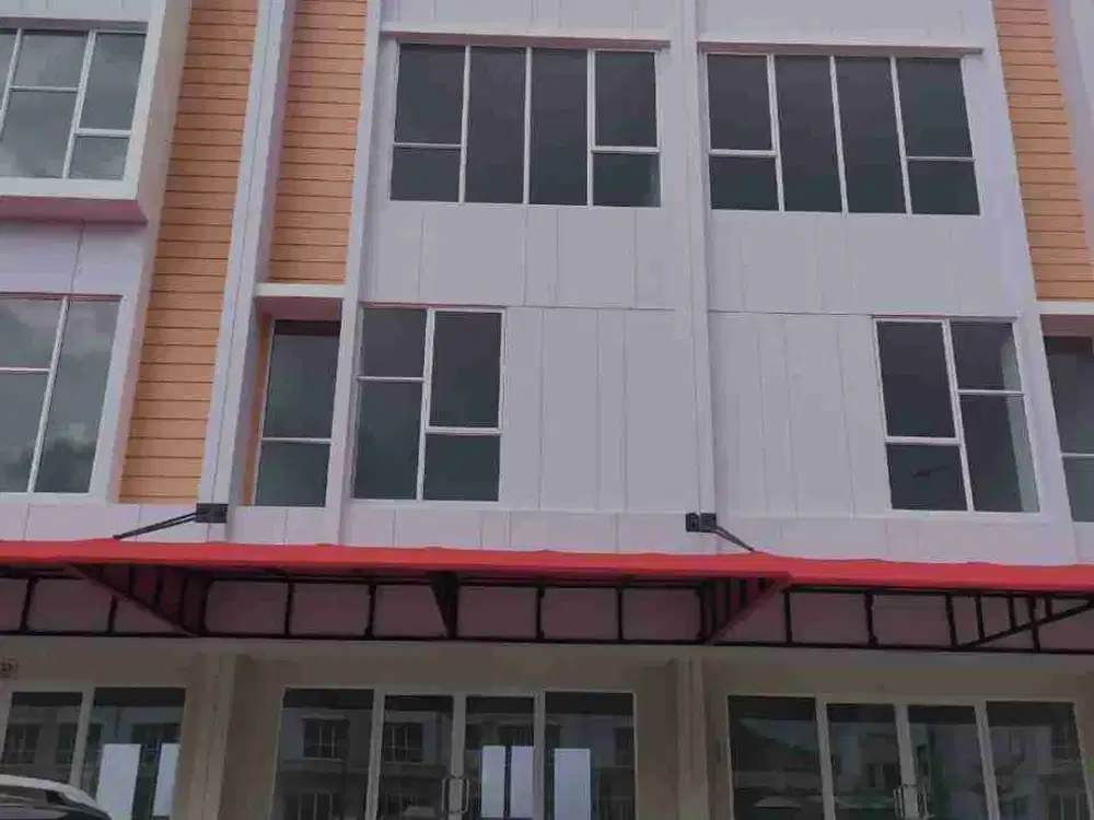 Sewa Ruko Sorrento dekat Pisa Grande hadap jalan boulevard