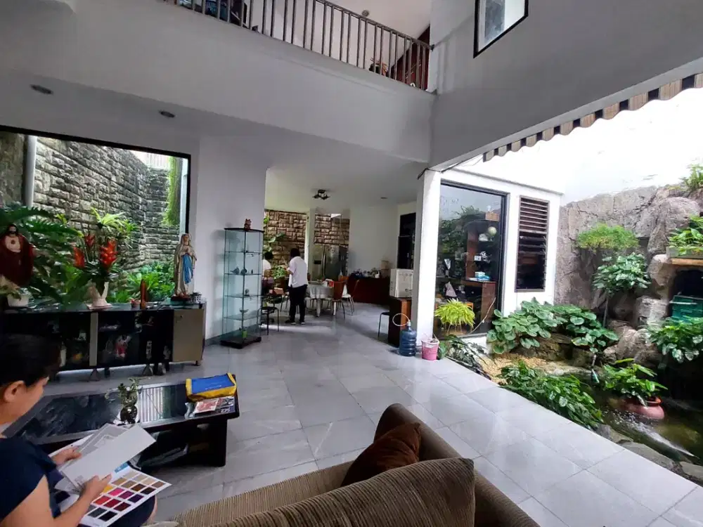 Rumah Asri 2 lantai di Cempaka Putih Jakarta Pusat Siap Huni Lantai Marmer