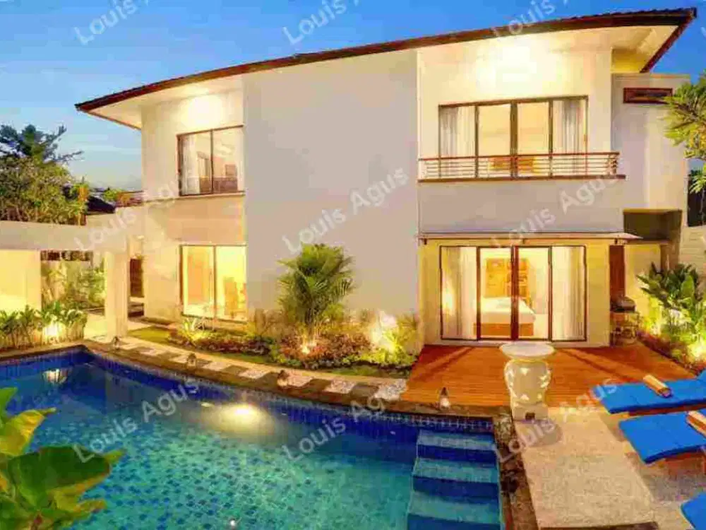 PREMIUM SEMINYAK VILLA FOR SALE :

- 5 BEDROOMS  PRIVATE POOL VILLA FULLY FURNISHED 
- ⁠PREMIUM location in center PETITENGET SEMINYAK
- ⁠generate income IDR 50-90 milion per month

 - 2 min Walking distance of PISON CAFE  and restaurants
- 5 min walking