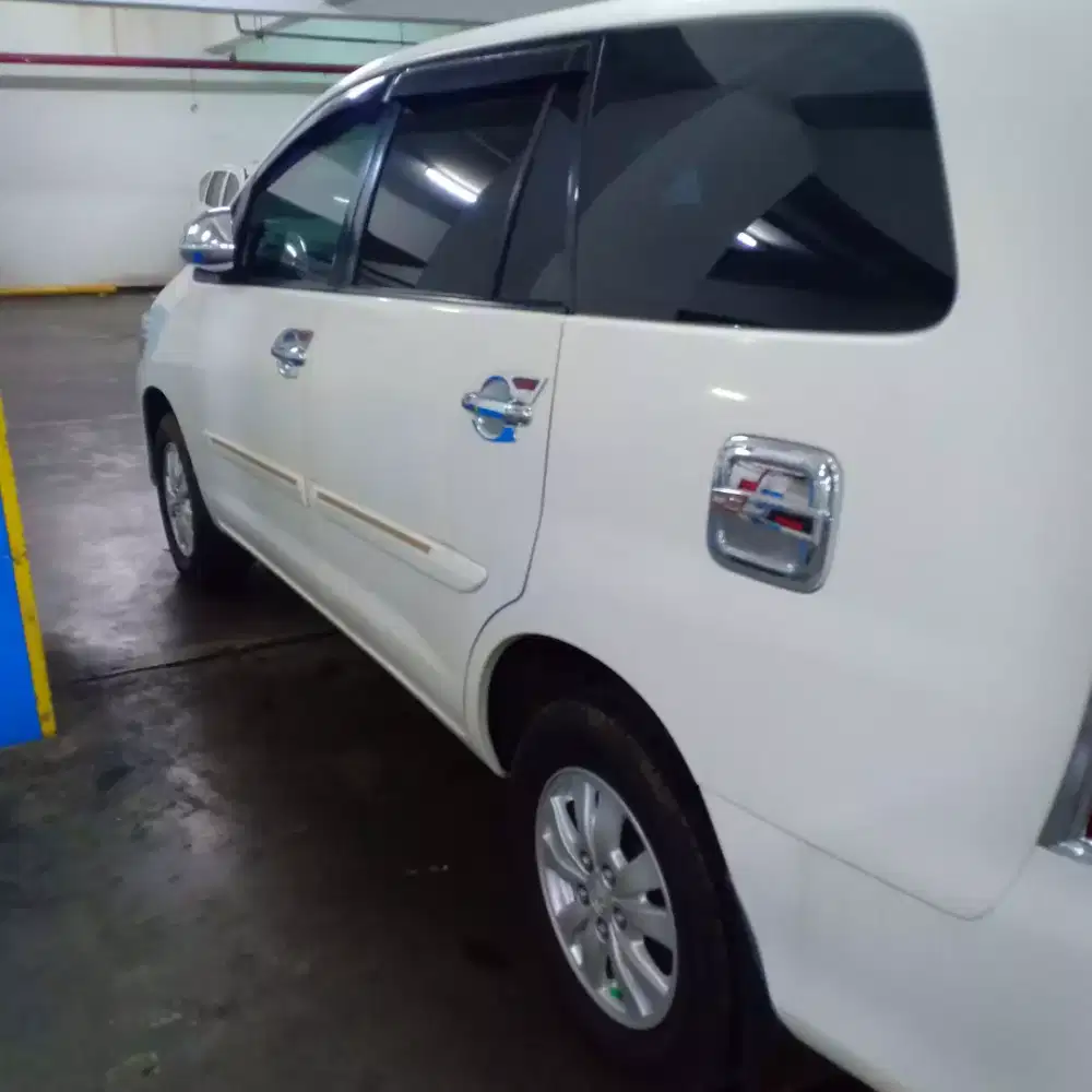 JUAL CEPAT  LOW KM INNOVA G tahun 2013