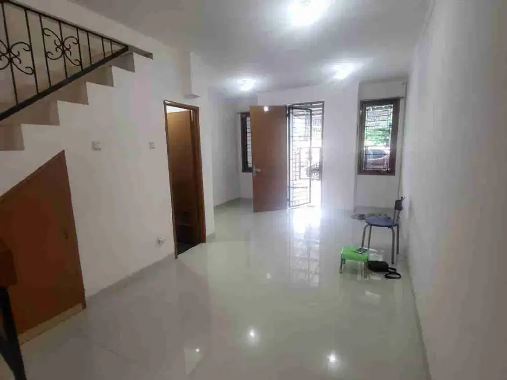Disewakan rumah,renovasi baru di Pegangsaan Dua,Kelapa Gading.