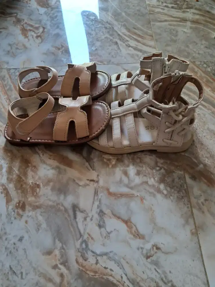 Sepatu sandal anak 2-4 thn