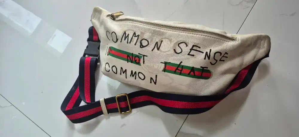 Tas pinggang/ qaist bag gucci