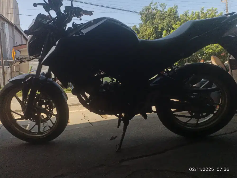 Motor CB 150R pemakaian pribadi