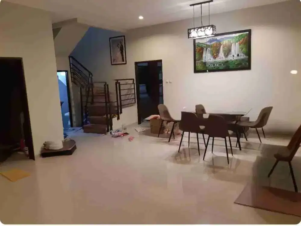 Rumah mewah siap huni di Singgasana Pradana Bandung