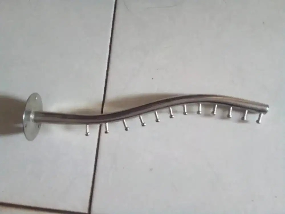 Gantungan baju besi, jas, jaket dll