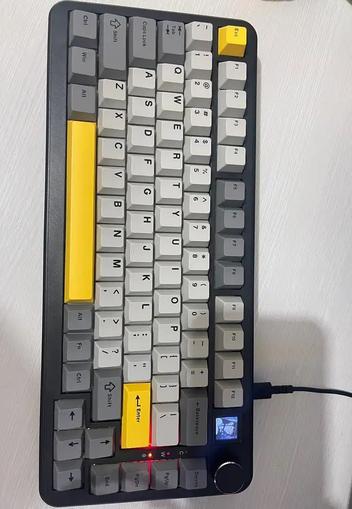 Ajazz AK820 MAX with screen mechanical keyboard