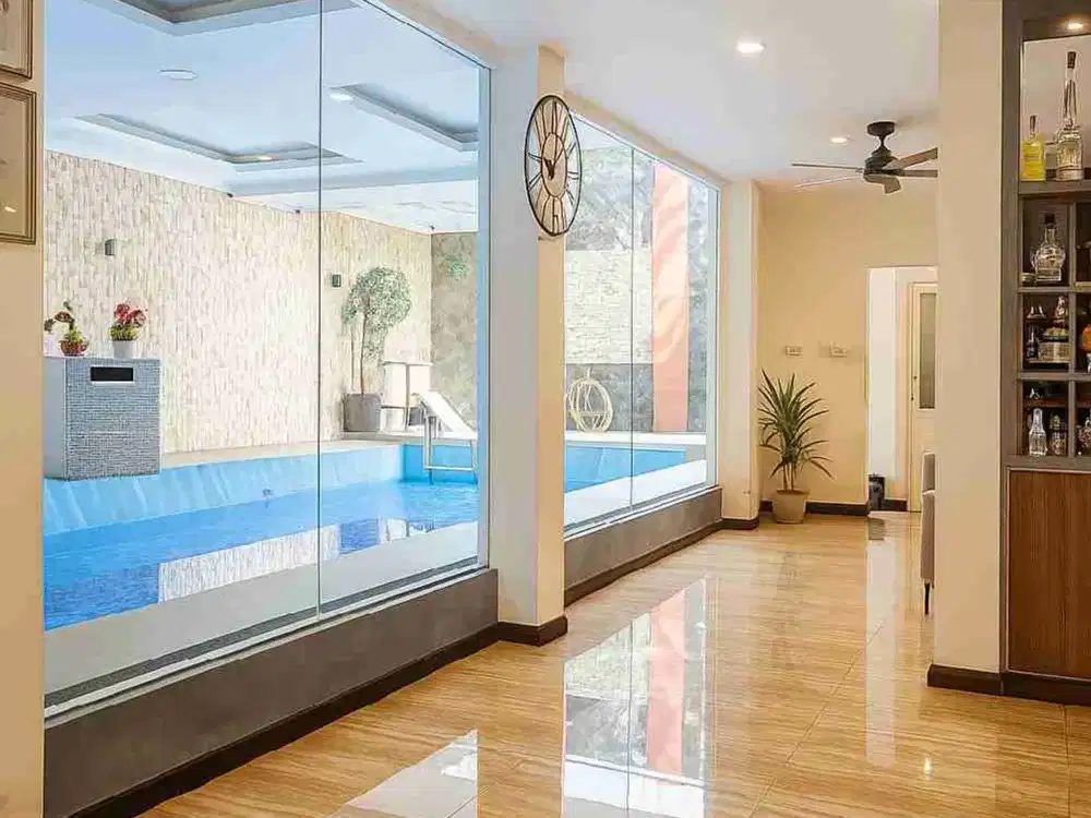 Jual Rumah Mewah Lokasi Premium Komp IDI Pettarani. Lengkap Kolam Renang