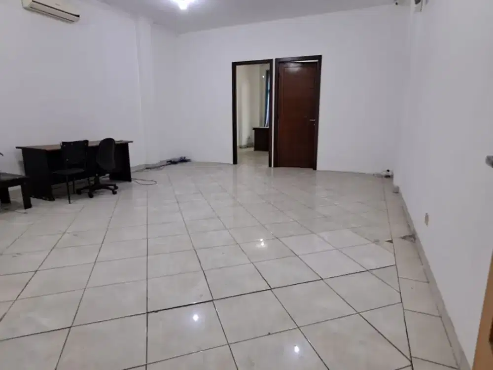 Ruko Besar Karapitan Mainroad Cocok untuk Kantor